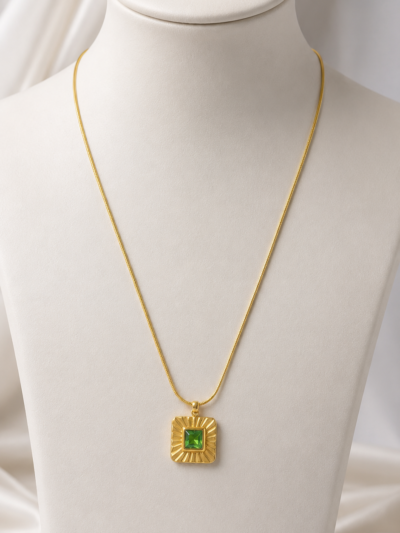 Verdant Glow Necklace